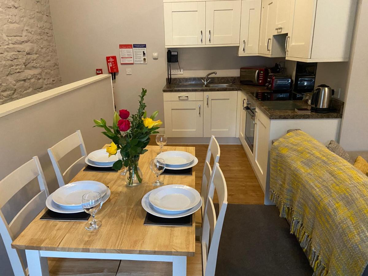 Brampton Holiday Homes - The Mews Apartment Екстериор снимка