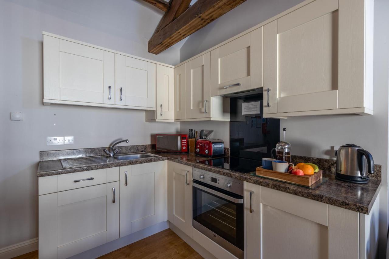 Brampton Holiday Homes - The Mews Apartment Екстериор снимка
